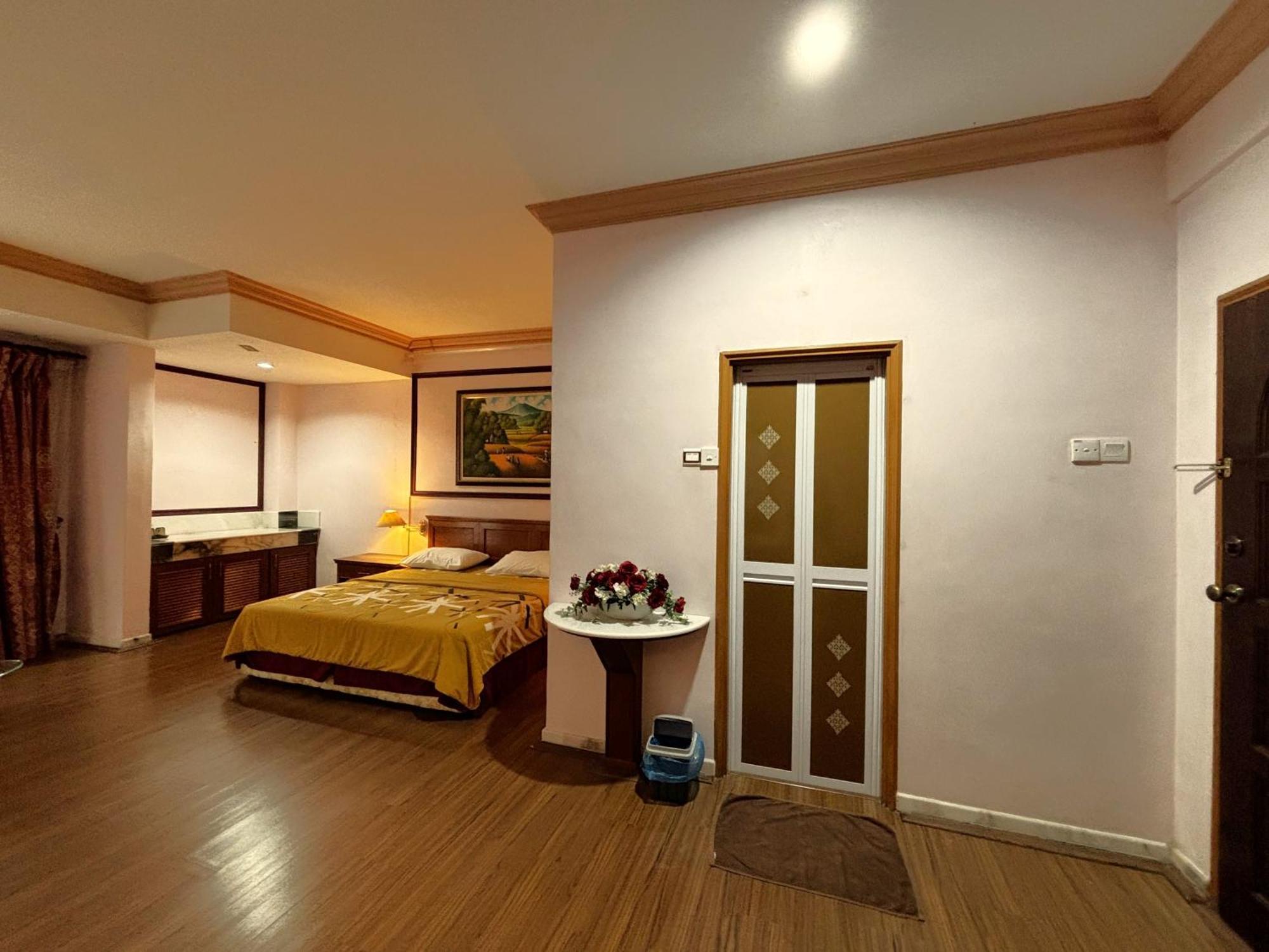 Cool Point Hotel ตานาห์ราตา ภายนอก รูปภาพ